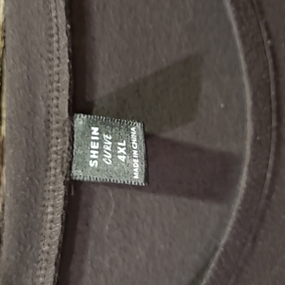 Shein curve tee. 2 for $10 - Picture 3 of 4